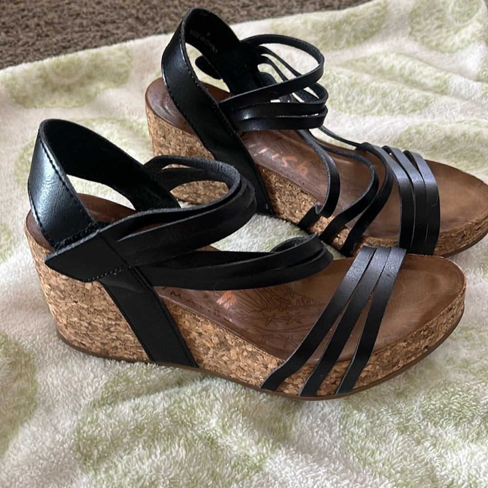 Wedge strap sandals